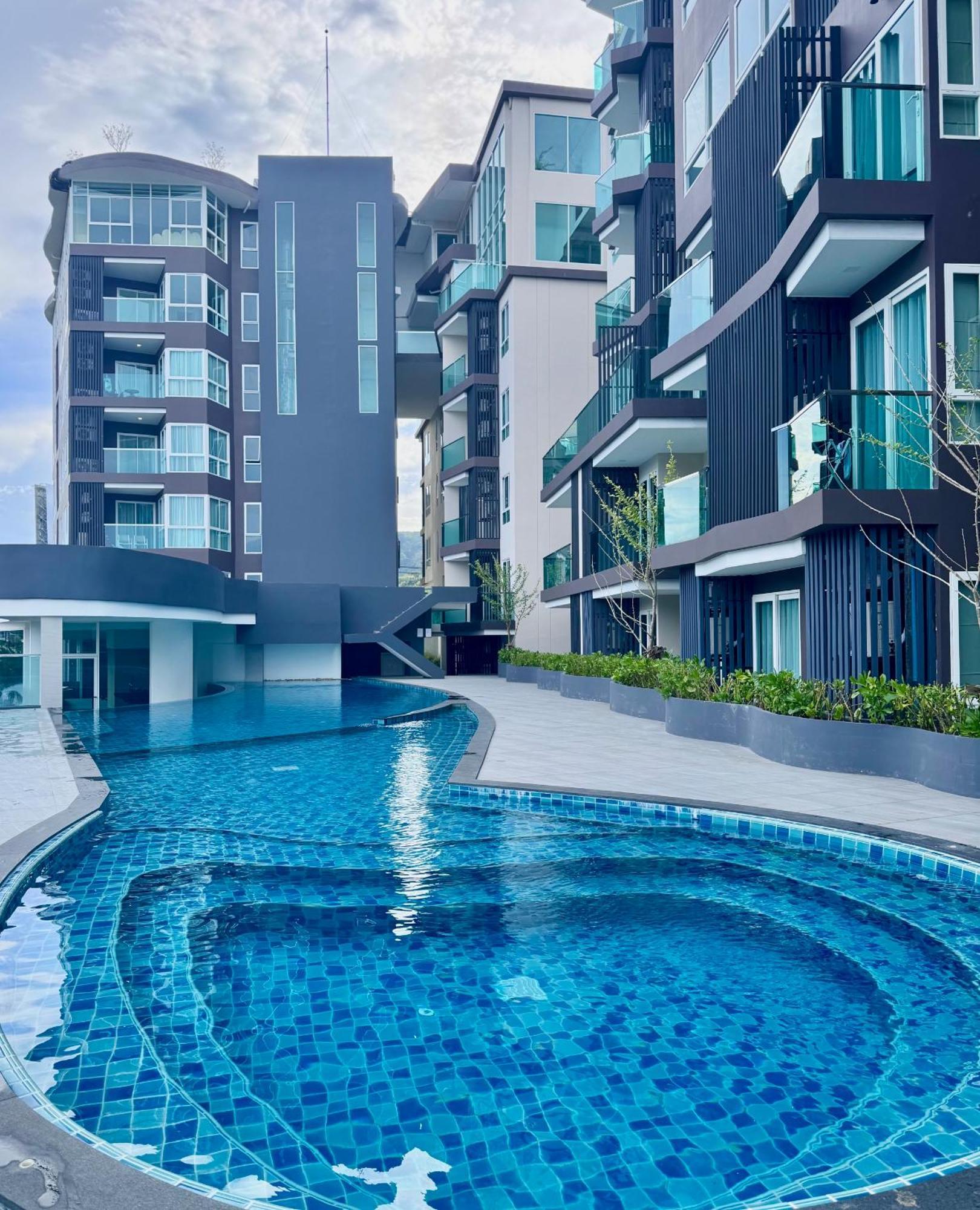 Luxury 4 Person Apartment In Heart Of Phuket! Ban Ket Ho Luaran gambar